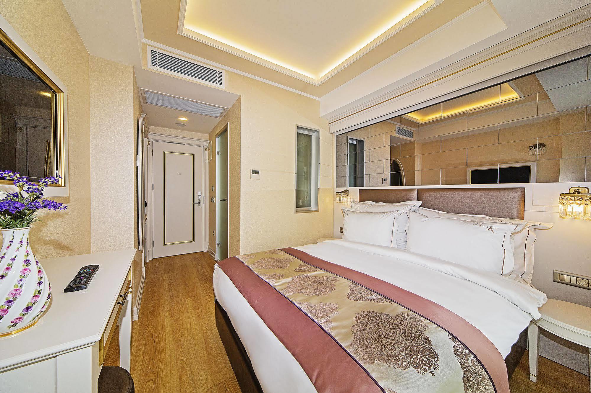 Grand Naki Hotel Стамбул Экстерьер фото